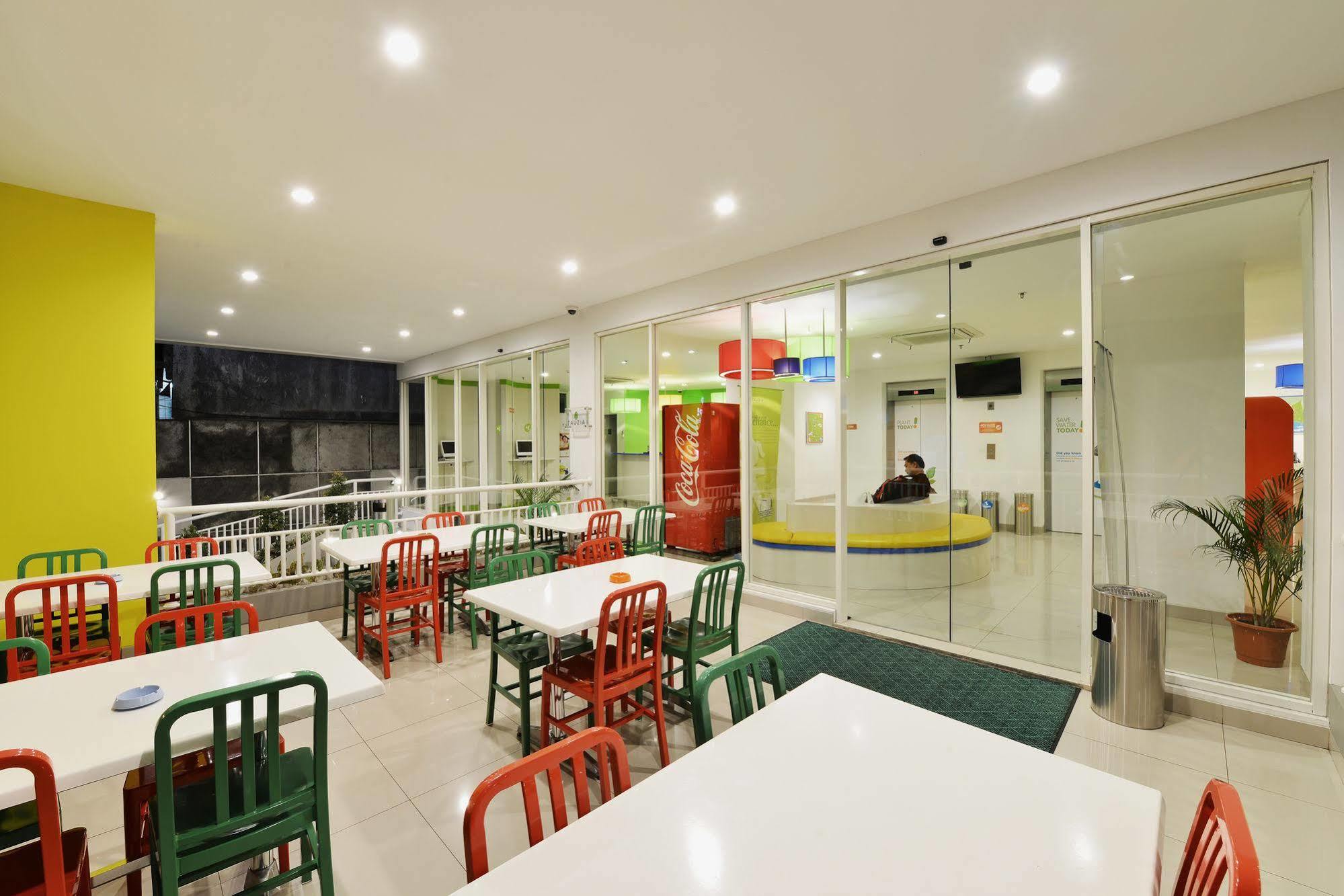 POP! Hotel Malioboro - Yogyakarta Kültér fotó